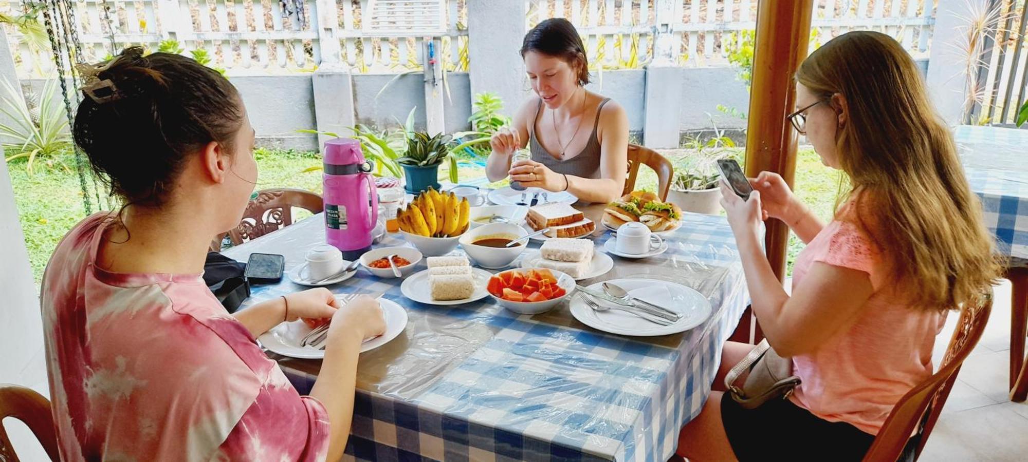 Le Meridien Bnb For Foreign Travelers Негомбо Екстериор снимка